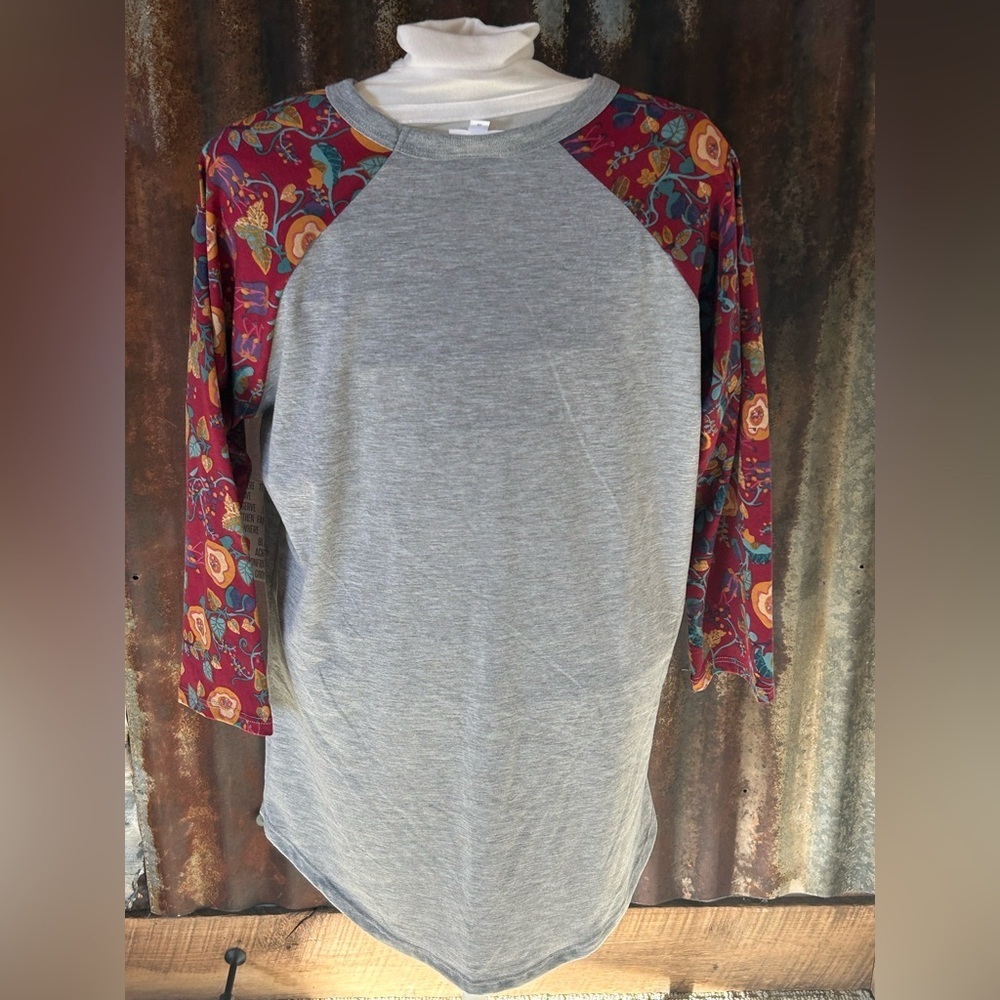 ❤️NWT-LuLaRoe Randy top -Gray body with Floral Raglan Sleeves-size small - Picture 5 of 6